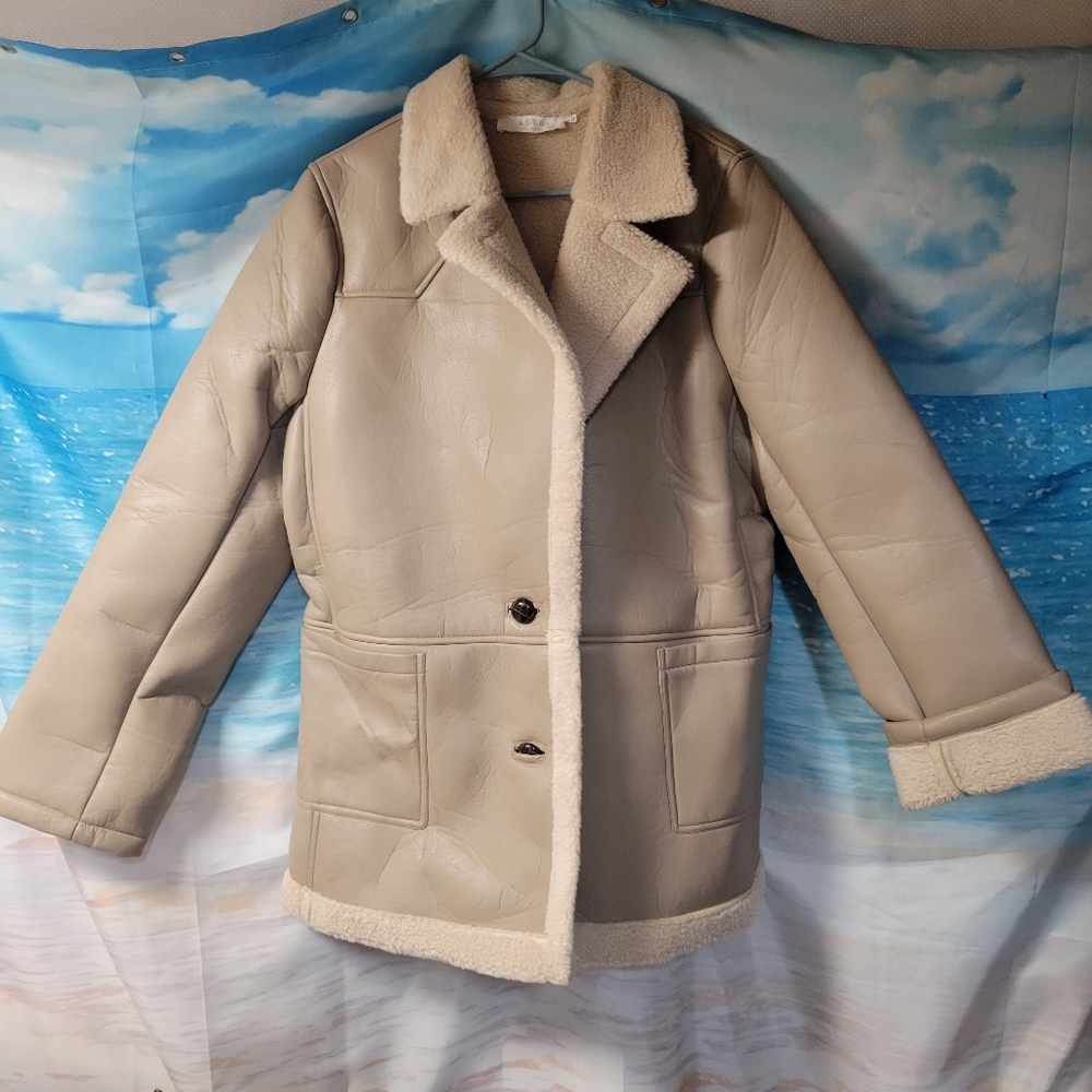ASTR the Label NWOT Francine Faux Leather Shearling Jacket Size Large - Picture 3 of 9
